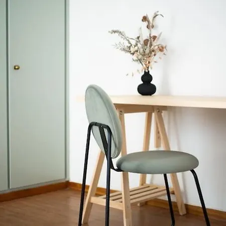 Sunlit Retreat 2-Bed Apartment 雅典 Exterior photo