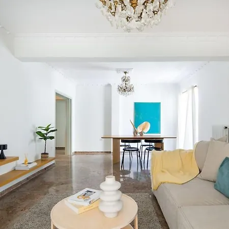 Sunlit Retreat 2-Bed Apartment 雅典 Exterior photo