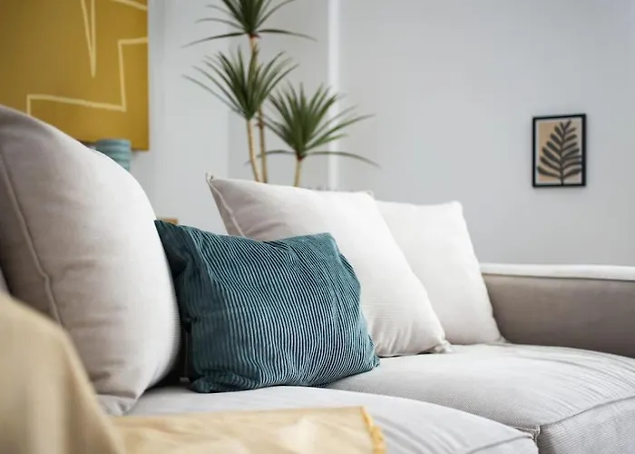 Sunlit Retreat 2-Bed Apartment