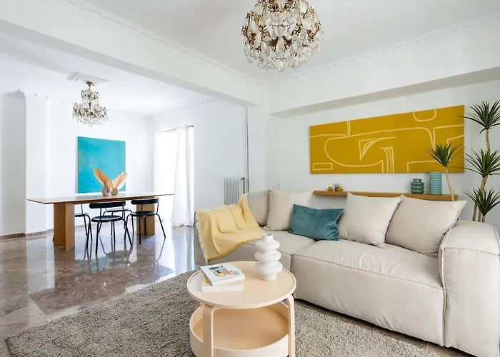 Sunlit Retreat 2-Bed Apartment