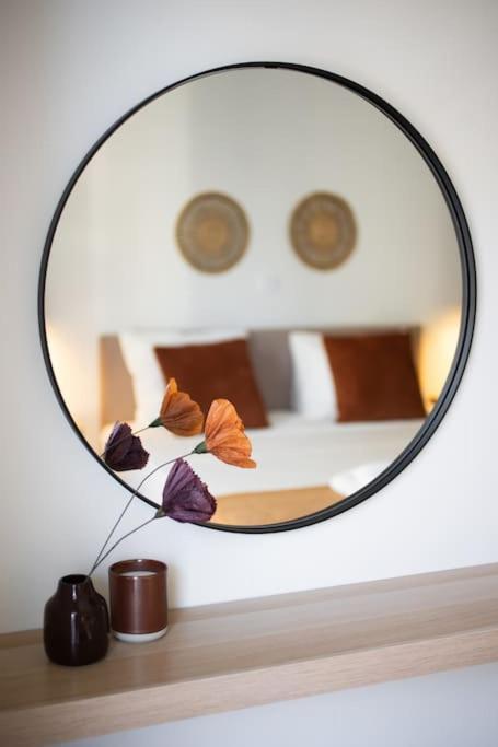 Sunlit Retreat 2-bed Apartment Athens
