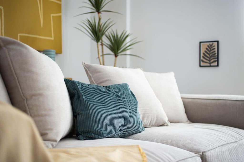 Sunlit Retreat 2-bed Apartment