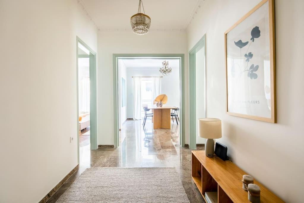 Sunlit Retreat 2-bed Athènes